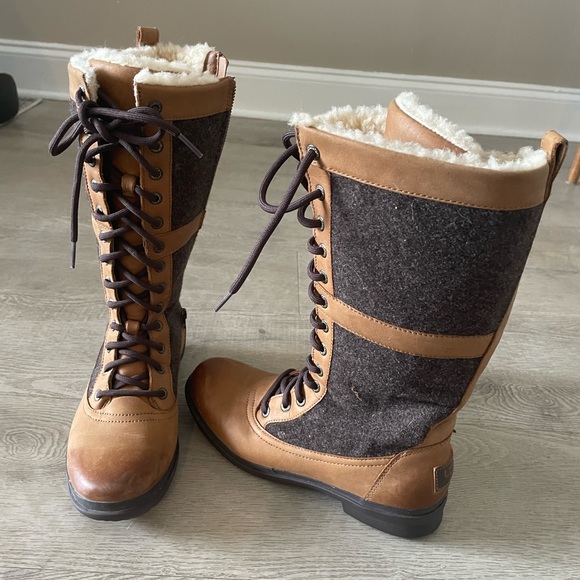 UGG boots used like new size 7 - Picture 2 of 4